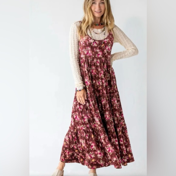 NATURAL LIFE Dresses & Skirts - Natural Life Karlie floral velvet tiered maxi dress